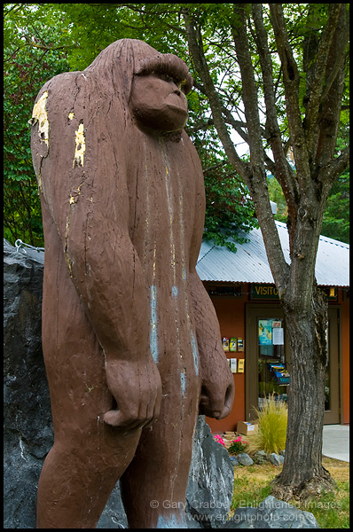 Picture: Wood-carved statue of Sasquatch, a.k.a. Bigfoot in front of the Willow Creek Visitor Center, Humboldt County, California